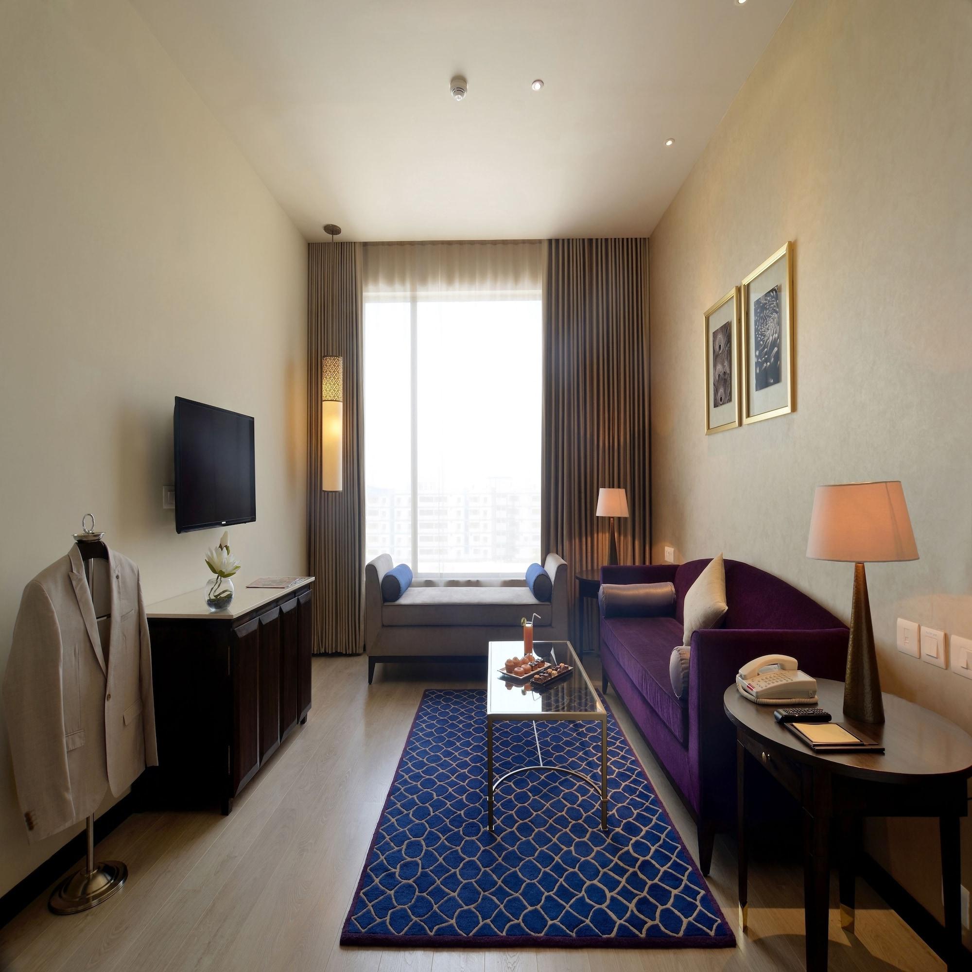 Marasa Sarovar Premiere Tirupati Exterior foto Living room